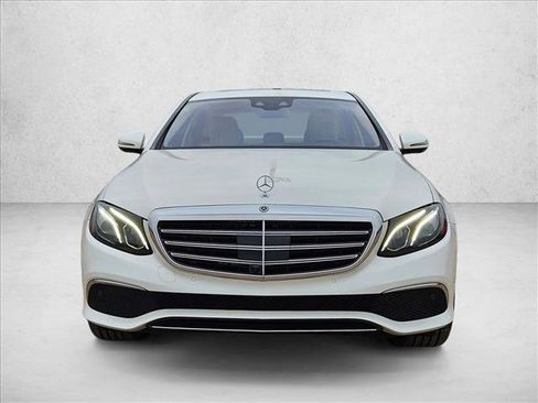 Used 2019 Mercedes-Benz E 300 image 2