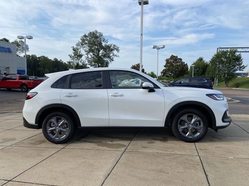 New 2027 Honda HR-V LX image 12