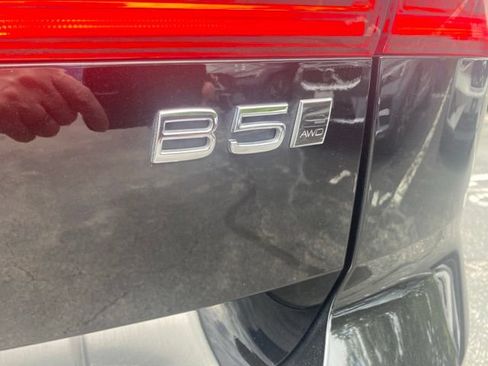 Used 2023 Volvo XC60 B5 Plus w/ Climate Package AWD/4WD image 15