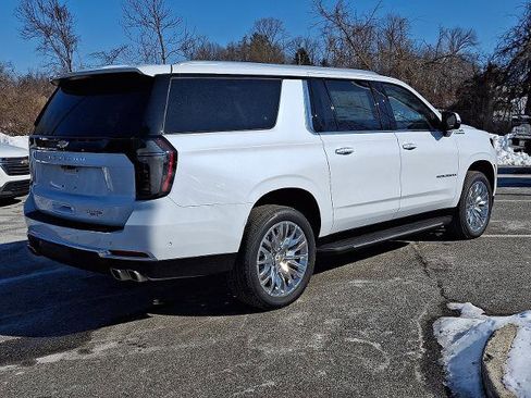New 2026 Chevrolet Suburban High Country w/ Sun And Tow Package image 4