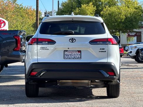 Used 2023 Toyota Corolla Cross AWD Hybrid w/ Convenience Package image 4