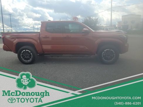 Certified 2025 Toyota Tacoma TRD Sport w/ TRD Sport Premium Package image 5