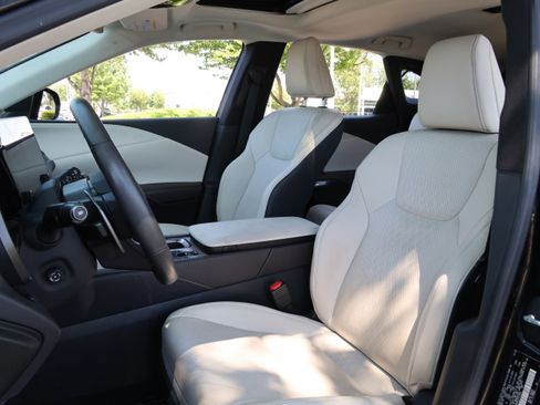 Used 2023 Lexus RX 350 Premium Plus w/ Cold Area Package AWD/4WD image 34