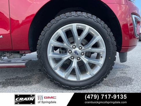 Used 2018 Ford Expedition Max Platinum AWD/4WD image 32