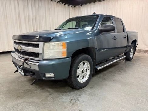Used 2007 Chevrolet Silverado 1500 LT w/ 1LT Convenience Package AWD/4WD image 12