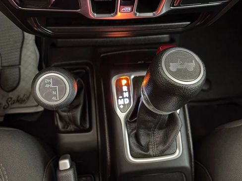 Used 2023 Jeep Wrangler Unlimited Sport AWD/4WD image 26