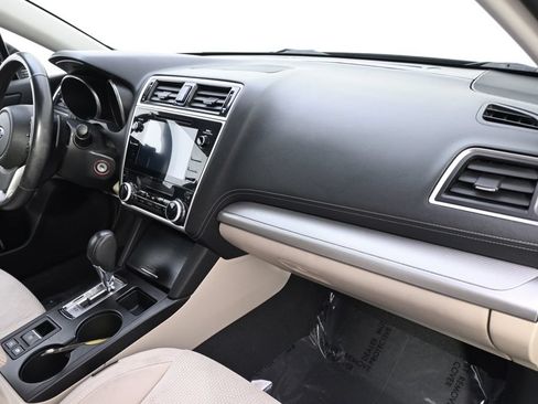 Used 2018 Subaru Outback 2.5i Premium AWD/4WD image 13