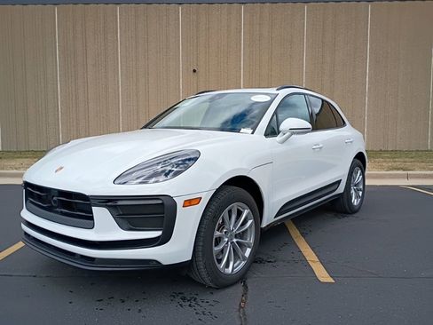 Certified 2026 Porsche Macan image 1