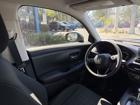 Certified 2025 Honda HR-V LX image 17