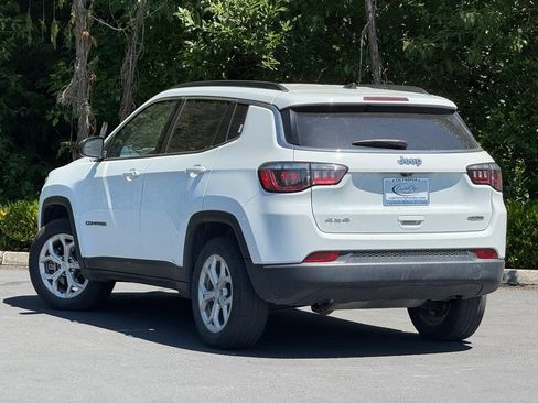 Used 2024 Jeep Compass Latitude AWD/4WD image 3