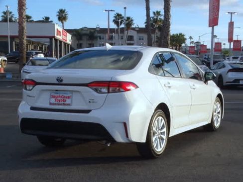 Used 2025 Toyota Corolla LE image 13