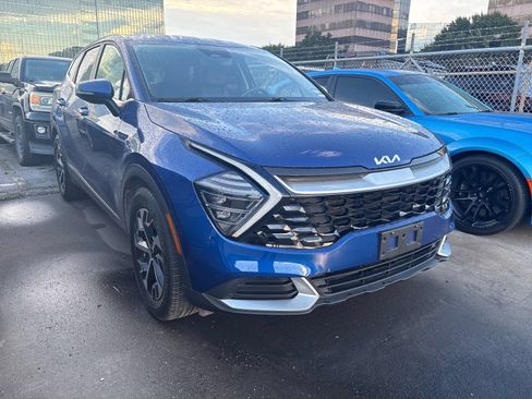 Used 2024 Kia Sportage EX FWD image 1