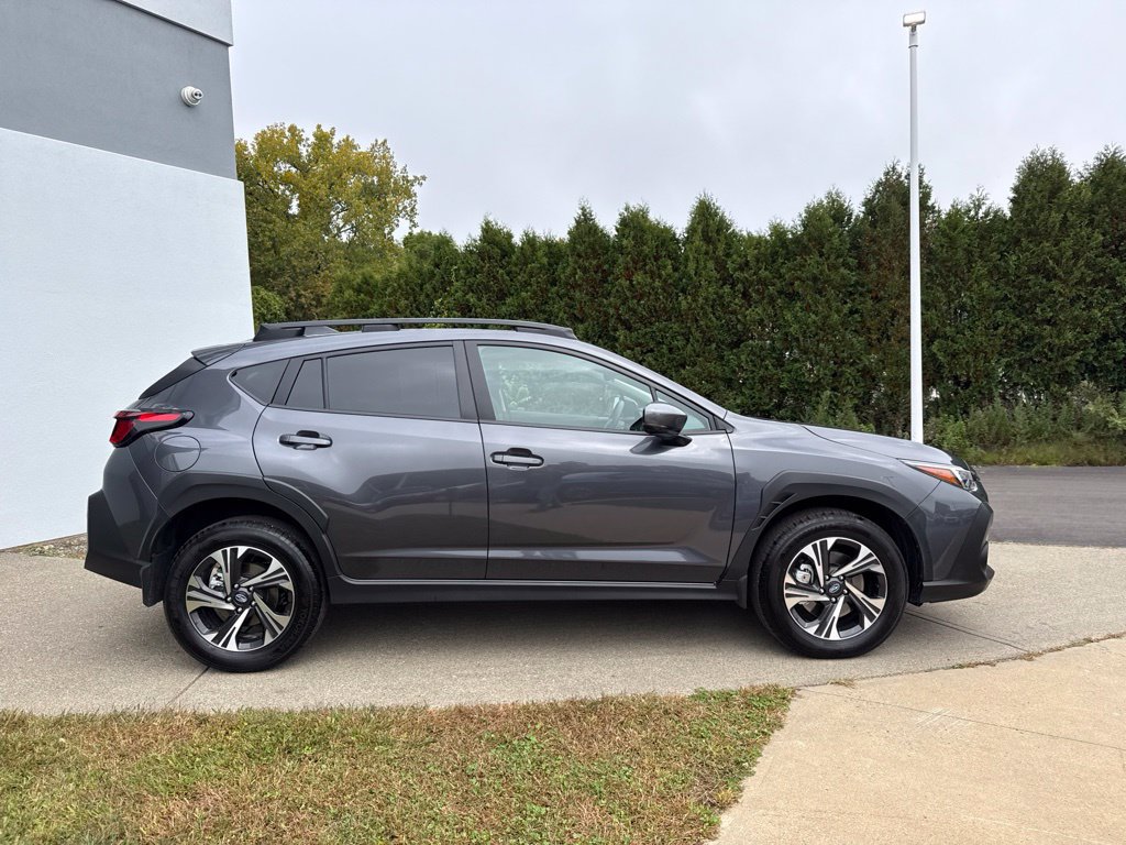 Used 2026 Subaru Crosstrek 2.5i Premium AWD/4WD image 2