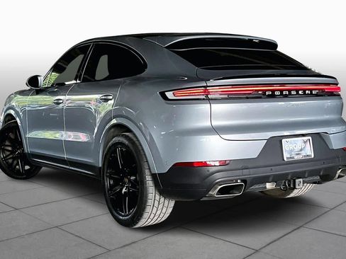 Used 2024 Porsche Cayenne image 11