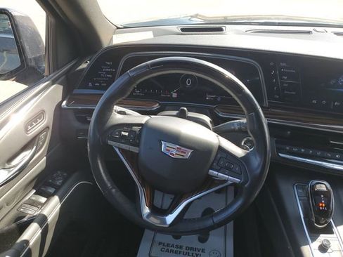 Used 2022 Cadillac Escalade Premium Luxury image 26