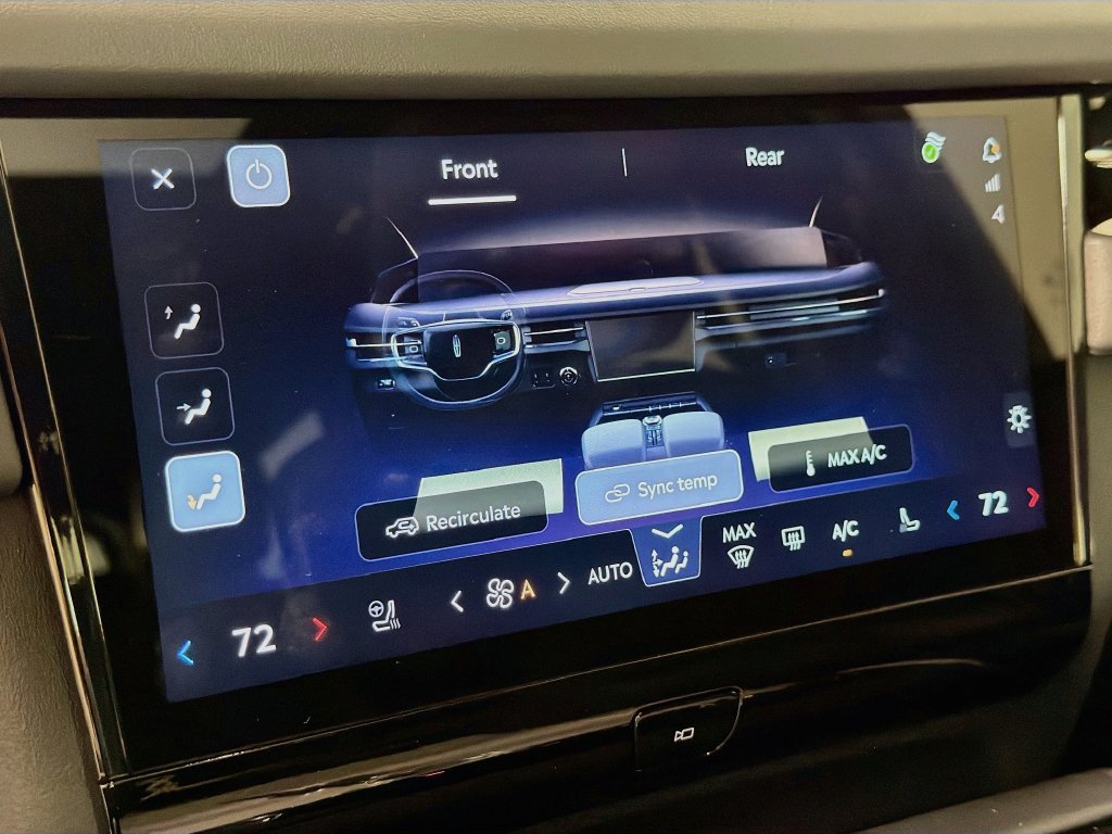 New 2025 Lincoln Navigator Reserve w/ Jet Appearance Package AWD/4WD image 16