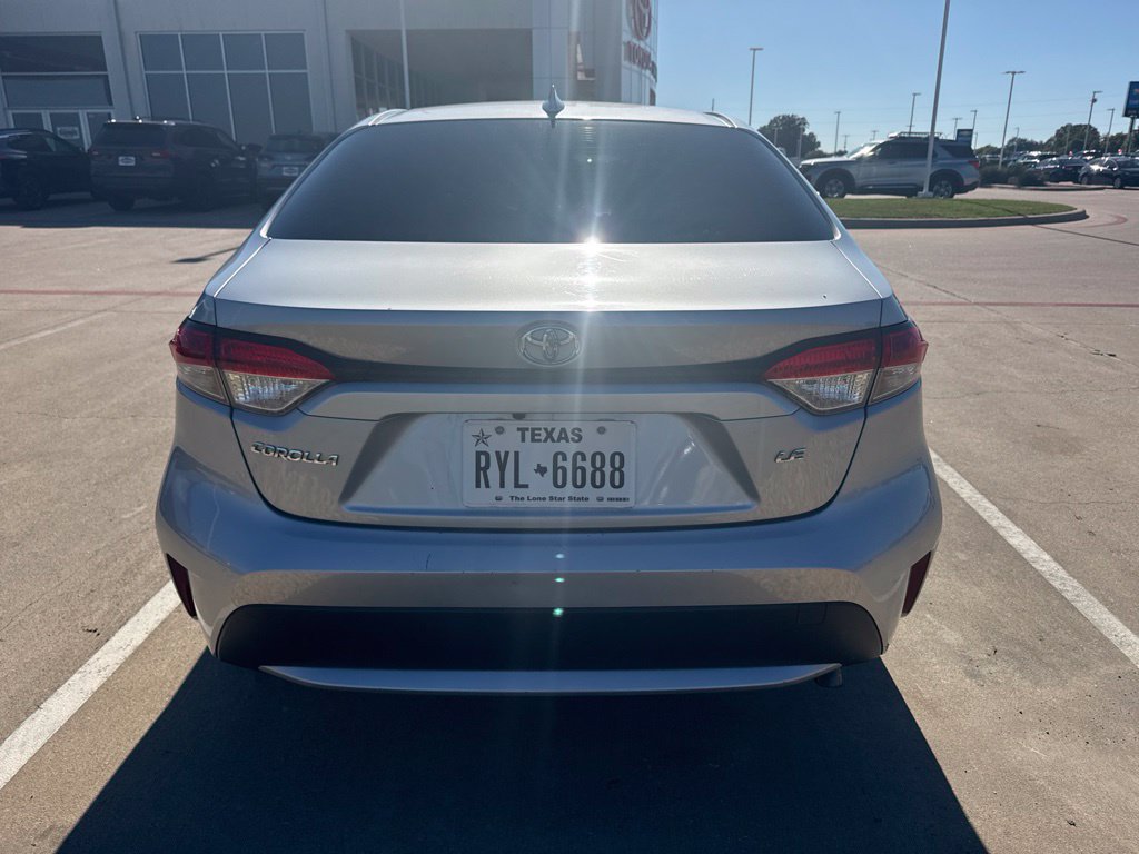 Used 2021 Toyota Corolla LE FWD image 3