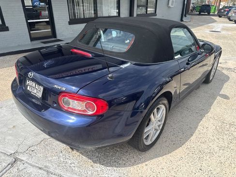 Used 2012 MAZDA MX-5 Miata Sport RWD image 4