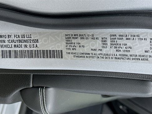 Used 2022 Jeep Grand Cherokee Limited 4xe w/ Luxury Tech Group II AWD/4WD image 12