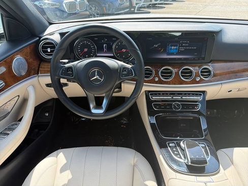 Used 2018 Mercedes-Benz E 300 image 23
