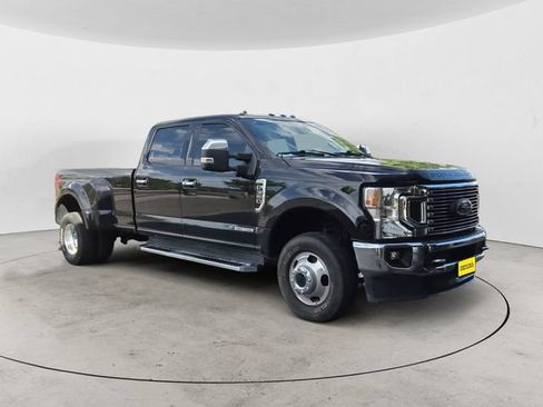 Used 2022 Ford F350 Lariat w/ Lariat Ultimate Package AWD/4WD image 3