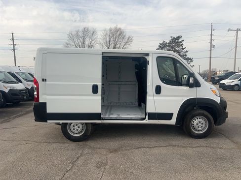 Used 2025 RAM ProMaster 1500 w/ Convenience Group image 3