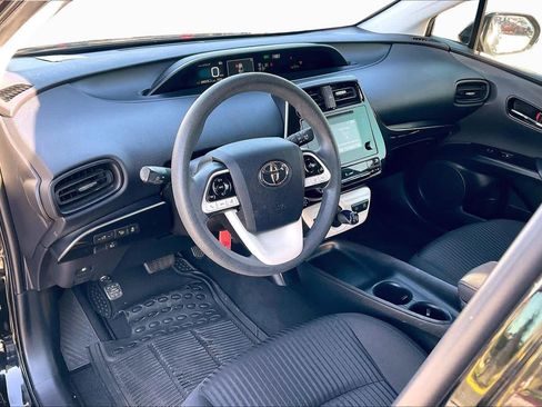 Used 2017 Toyota Prius Two image 17