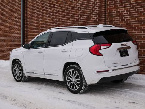 Used 2022 GMC Terrain Denali image 3