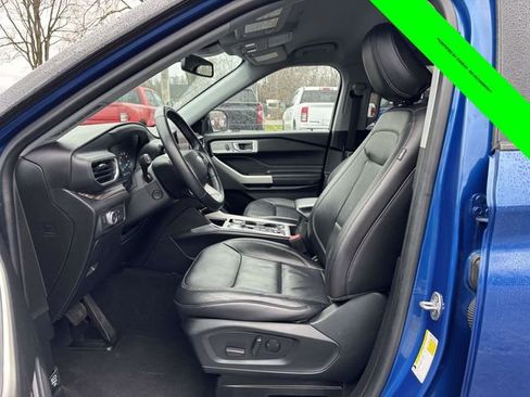 Used 2022 Ford Explorer Limited w/ Equipment Group 301A image 3