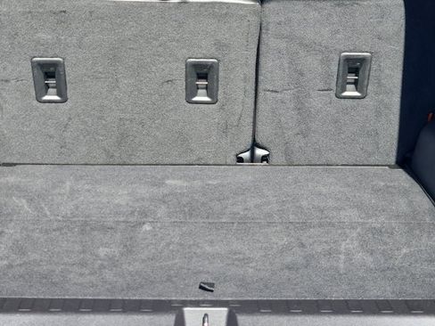 Used 2024 GMC Terrain SLT image 16