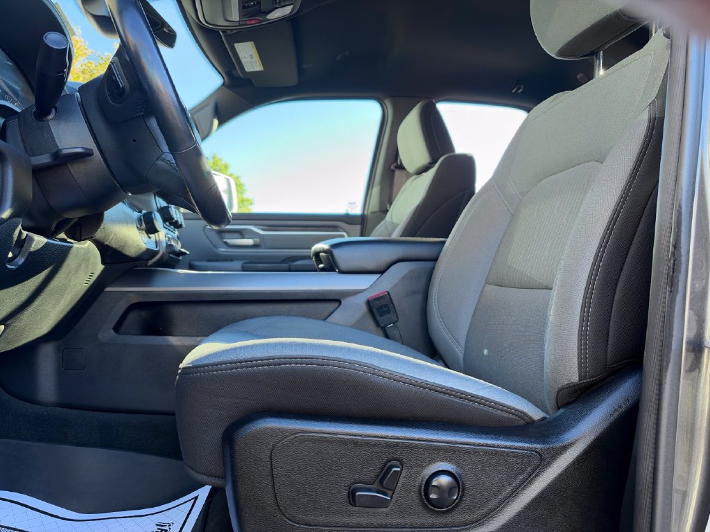 Used 2023 RAM 1500 Big Horn AWD/4WD image 16