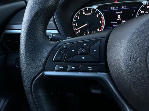 Used 2025 Nissan Altima 2.5 SV image 32