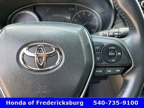 Used 2022 Toyota Venza XLE AWD/4WD image 32
