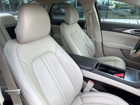 Used 2019 Lincoln MKZ Reserve FWD image 19