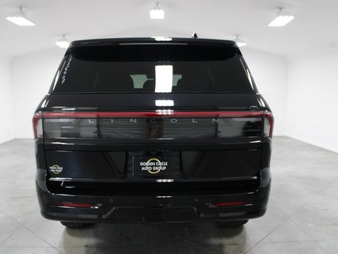 New 2027 Lincoln Navigator Reserve w/ Jet Appearance Package AWD/4WD image 7