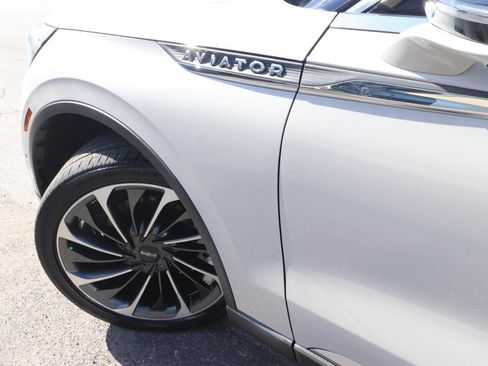 Used 2023 Lincoln Aviator Reserve w/ Equipment Group 201A RWD image 3