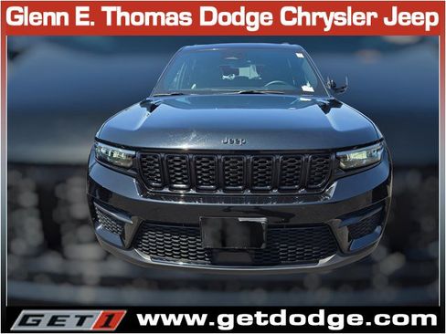 Certified 2025 Jeep Grand Cherokee Altitude AWD/4WD image 2