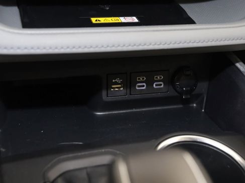 Used 2023 Toyota Highlander XLE image 31