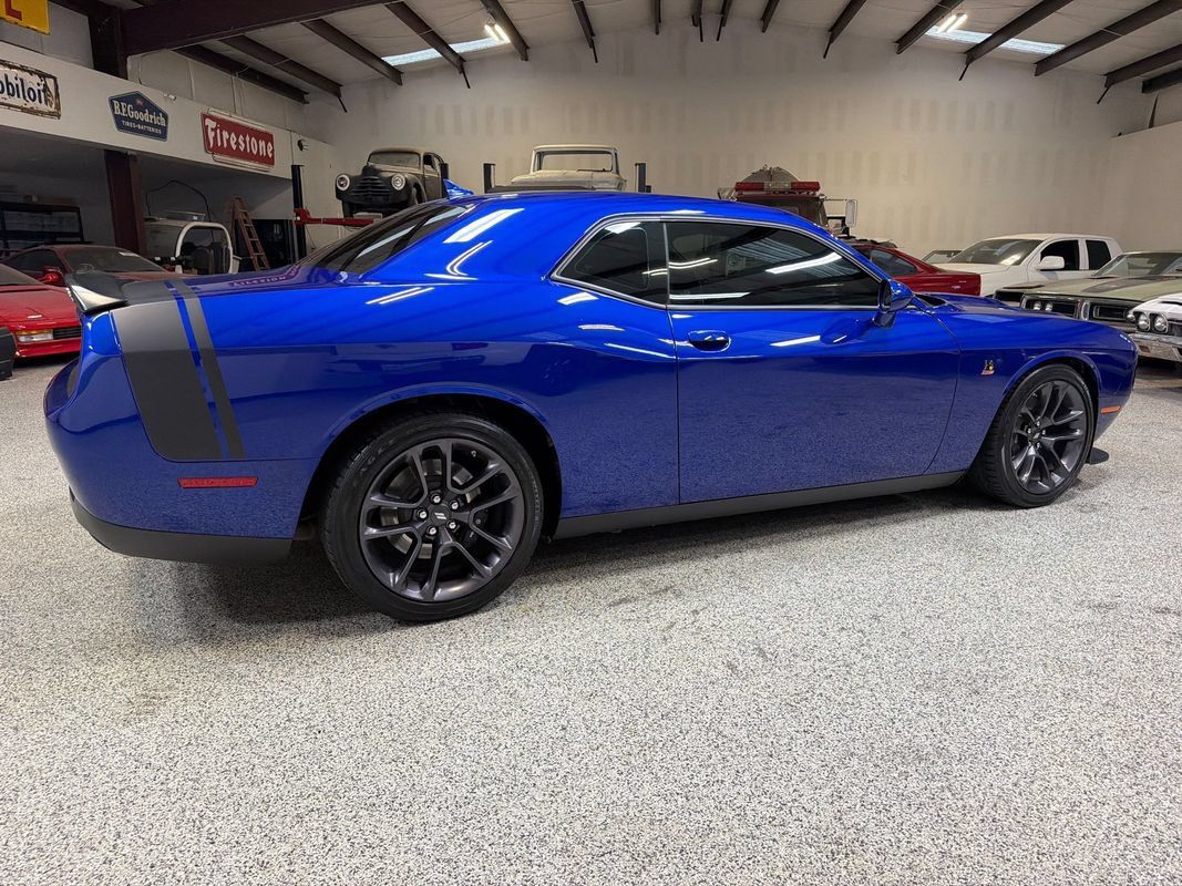 Used 2022 Dodge Challenger R/T Scat Pack w/ Scat Pack Stripe RWD image 8