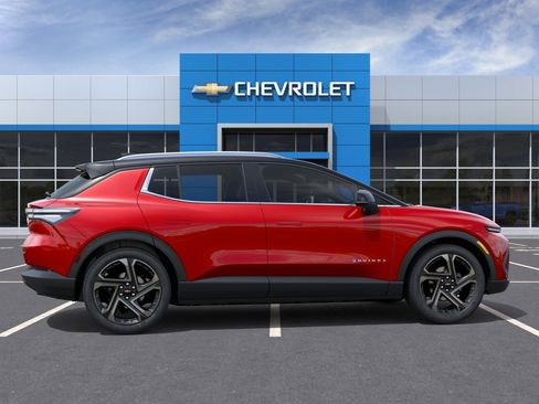 Used 2026 Chevrolet Equinox EV LT w/ Convenience Package II FWD image 5