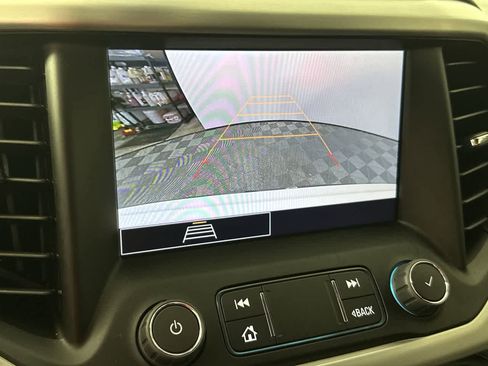 Used 2023 GMC Acadia SLE w/ Driver Convenience Package image 20