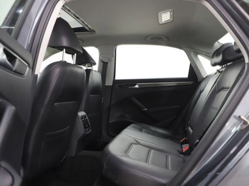 Used 2016 Volkswagen Passat 1.8T SE image 16