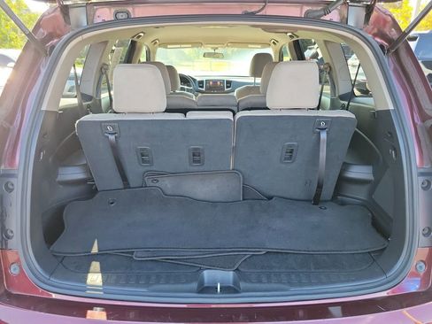 Used 2018 Honda Pilot LX image 11