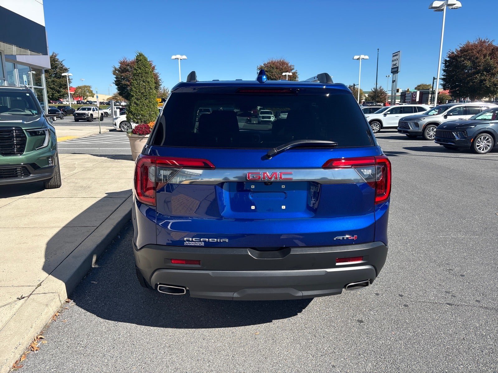 Certified 2023 GMC Acadia AT4 w/ Technology Package AWD/4WD image 4