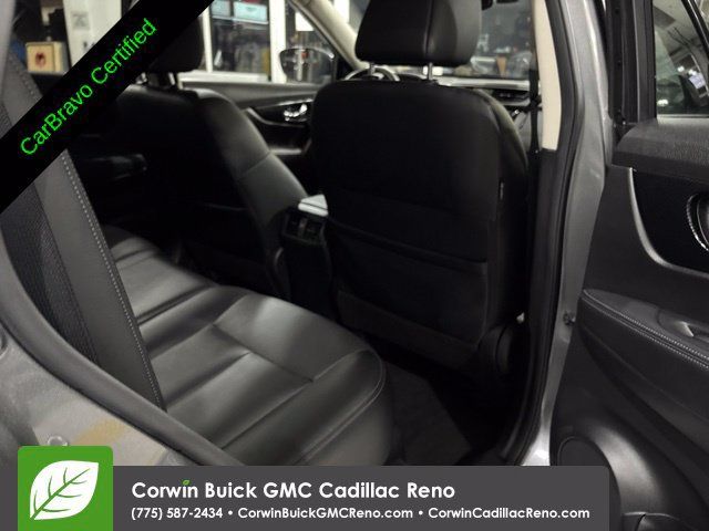 Used 2017 Nissan Rogue SL FWD image 31