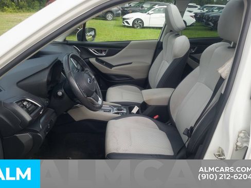 Used 2020 Subaru Forester Premium AWD/4WD image 6