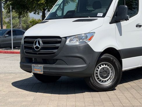 Used 2025 Mercedes-Benz Sprinter 2500 image 3