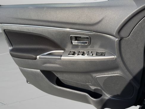 Used 2020 Mitsubishi Outlander Sport SE AWD/4WD image 21