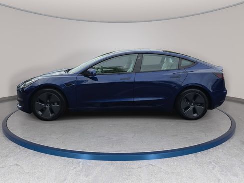 Used 2022 Tesla Model 3 Long Range AWD/4WD image 8