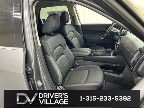 Used 2023 Nissan Pathfinder S AWD/4WD image 23